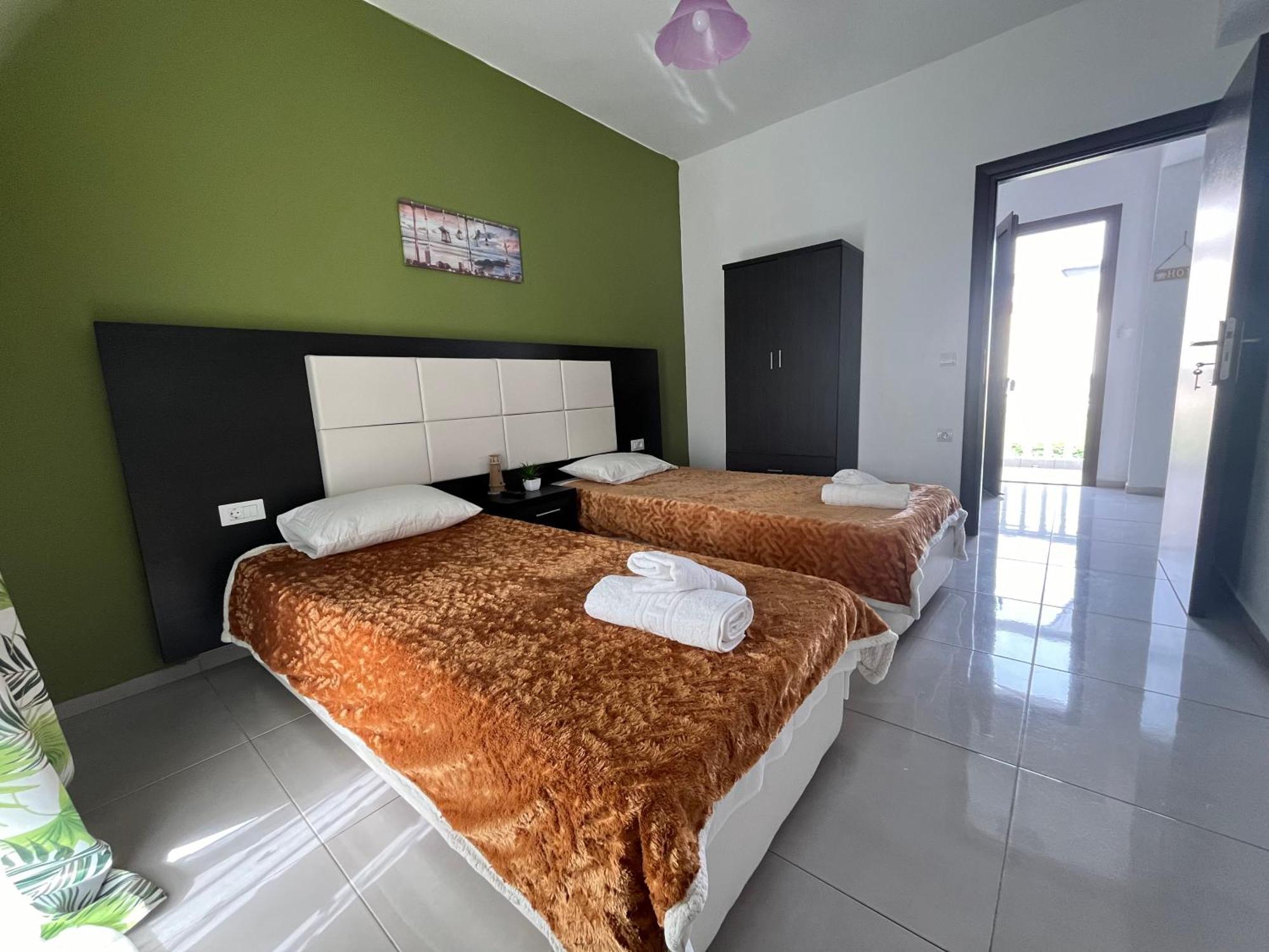 Villa Antonis Deluxe Apartments อามูดี ภายนอก รูปภาพ