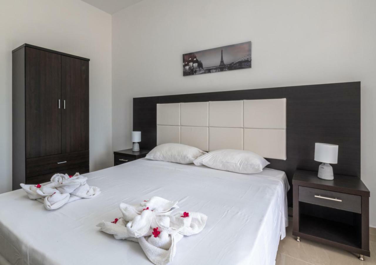 Villa Antonis Deluxe Apartments อามูดี ภายนอก รูปภาพ